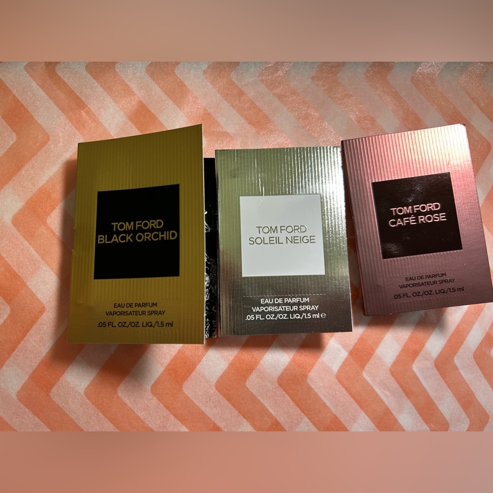 Tom Ford Soleil Neige Metallic Silver Sample Card